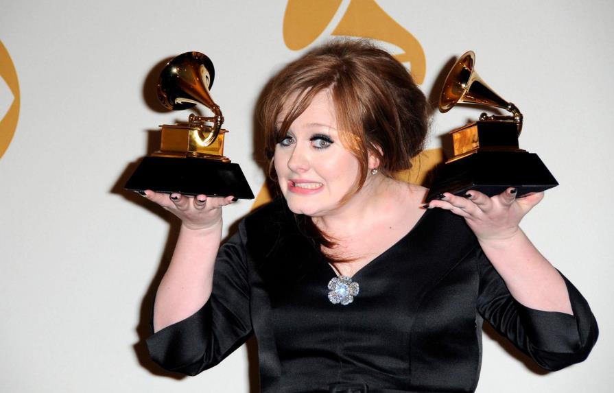 Adele guarda un chicle masticado por Celine Dion