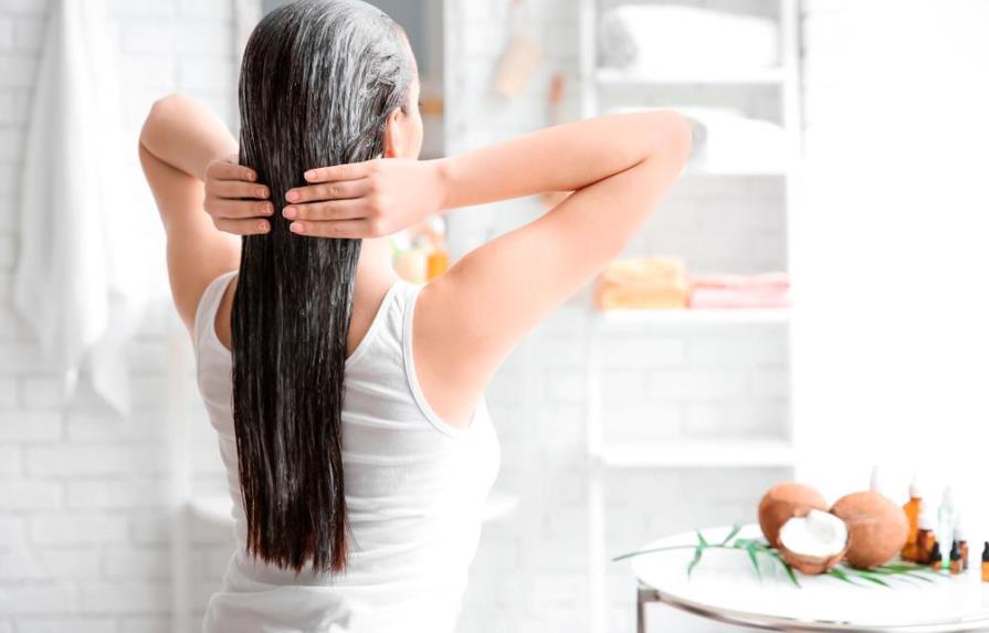 Mira cómo y qué aceites esenciales usar para prevenir la caída del cabello
