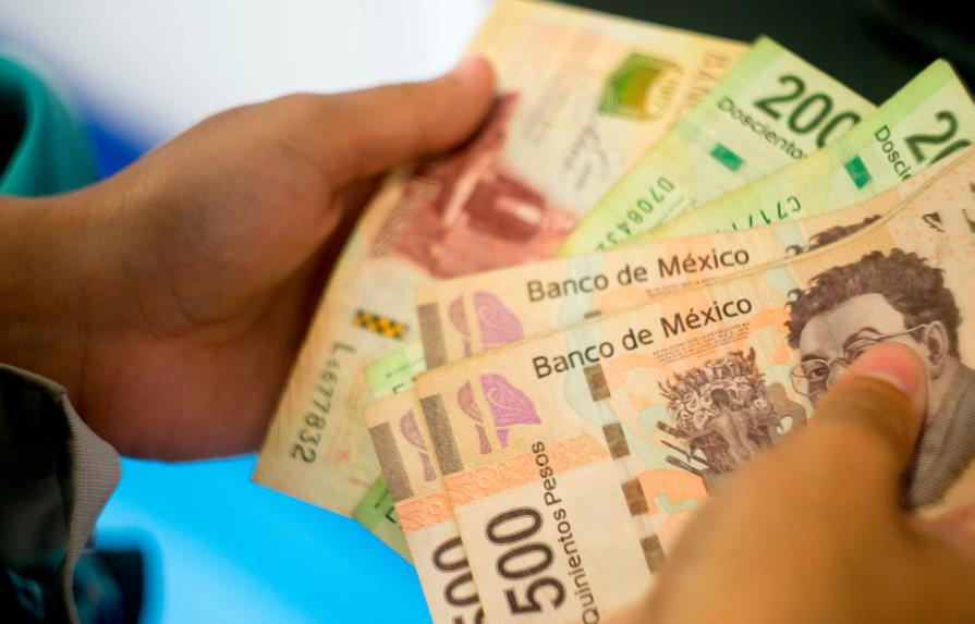 El peso mexicano cae su nivel más bajo por aranceles de Trump