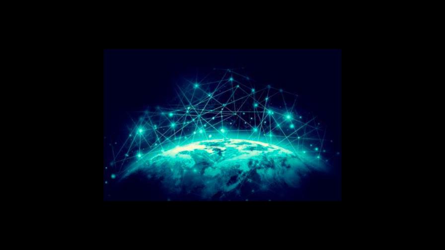 Francia simula por primera vez un ejercicio militar en el espacio