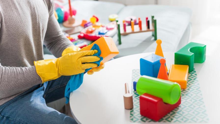 Sigue estos consejos para limpiar los juguetes