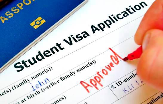 Embajada de Estados Unidos reanuda hoy entrevistas para visas de estudiante