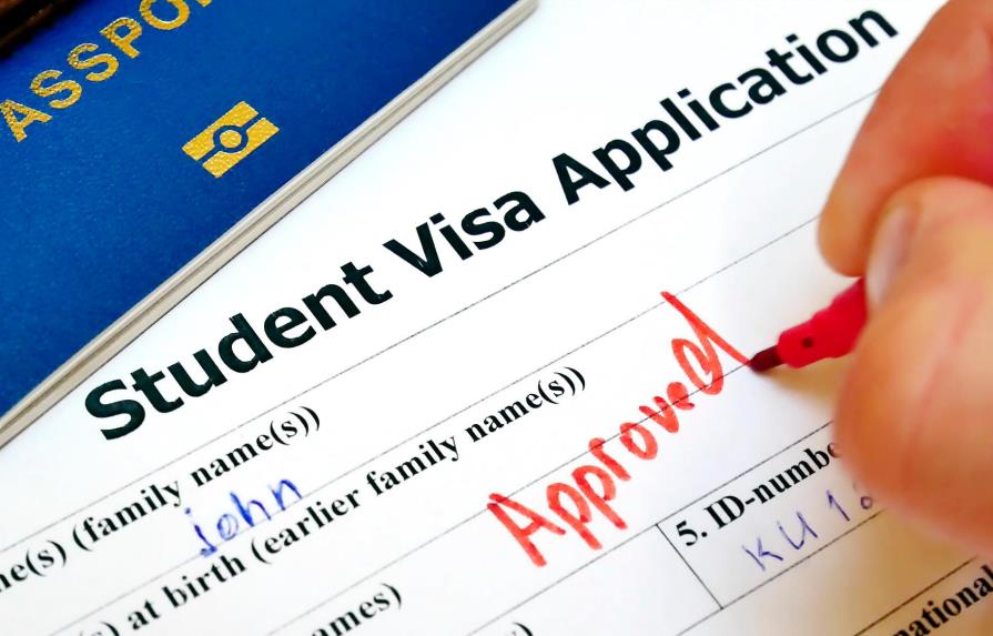 Servicios de visas de estudiantes para EE.UU. siguen suspendidos y sin citas de emergencia