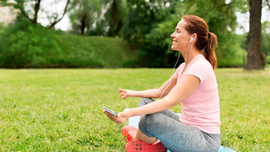 Relajarse sin soltar el móvil, el ‘boom’ de las aplicaciones de meditación