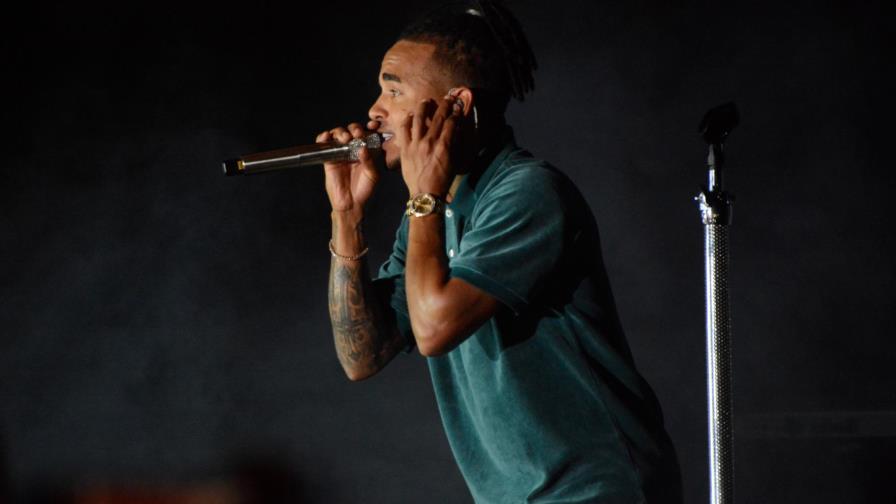 Ozuna invitó a todos sus fanáticos a bailar Ozuna invitó a todos sus fanáticos a bailar