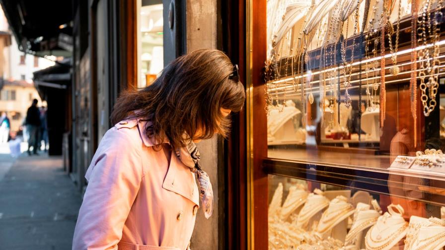 Nubes ensombrecen negocios mientras China se tambalea