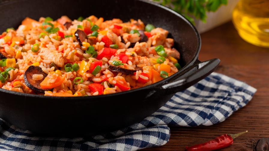 Mujer descuartizó a su novio, lo cocinó y lo sirvió con arroz a trabajadores Mujer descuartizó a su novio, lo cocinó y lo sirvió con arroz a trabajadores