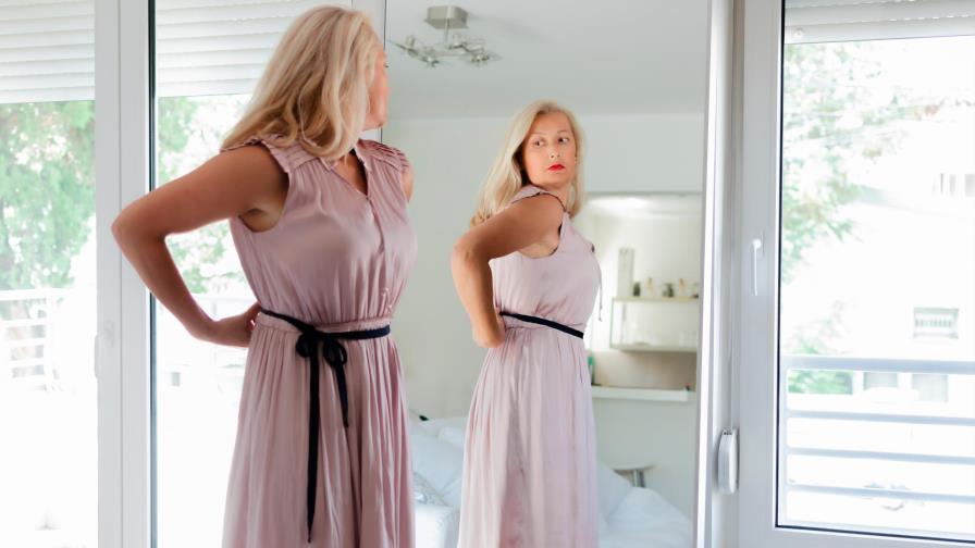 Ella misma se acusa          de tener baja estima...