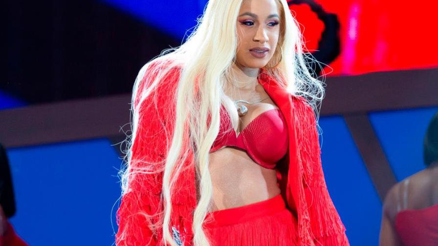 Cardi B se apoderó del escenario y deslumbró con su look para los Grammy