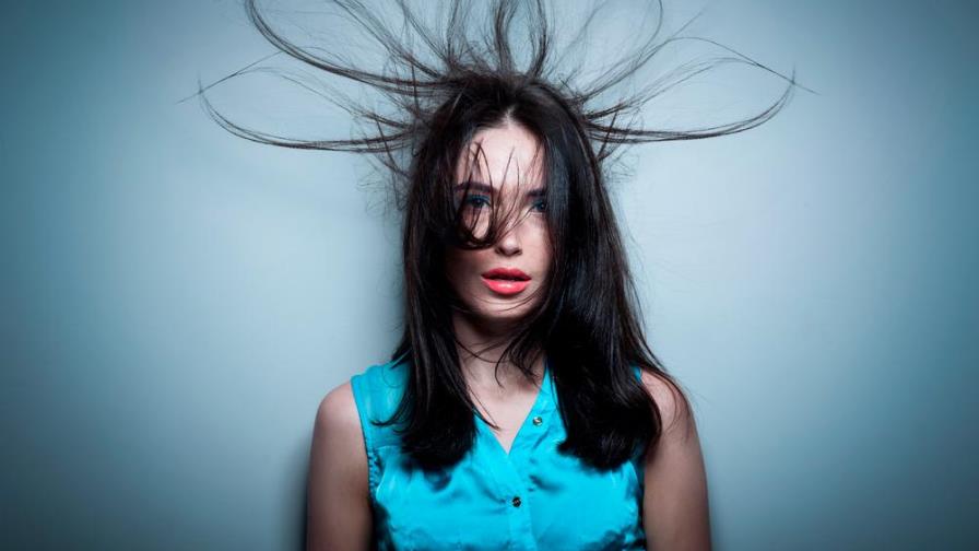 Así puedes quitarle electricidad a tu cabello Así puedes quitarle electricidad a tu cabello