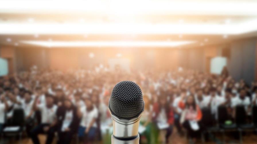 Cinco consejos para hablar en público Cinco consejos para hablar en público