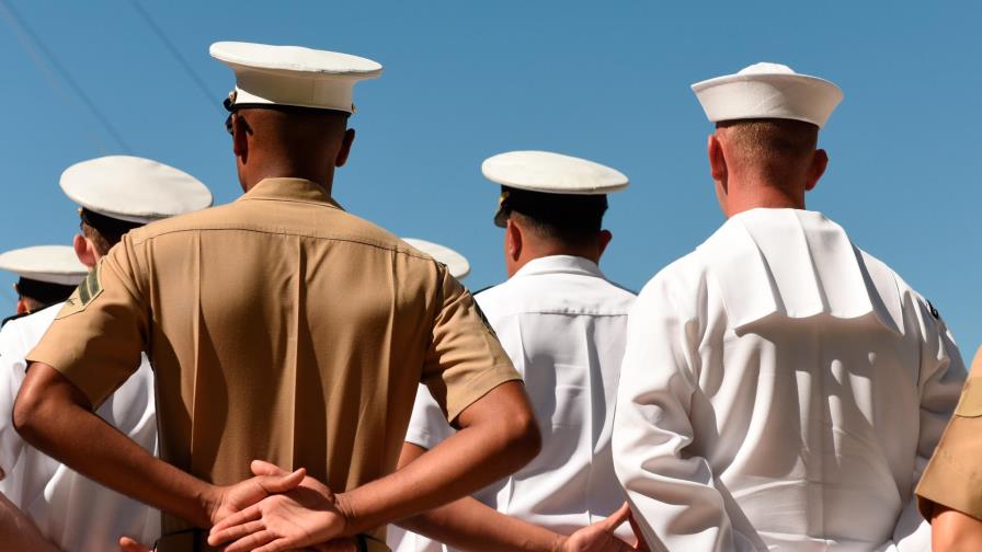 Marinos de EEUU que se rehusen a vacunarse serán expulsados de la uniformada Marinos de EEUU que se rehusen a vacunarse serán expulsados de la uniformada