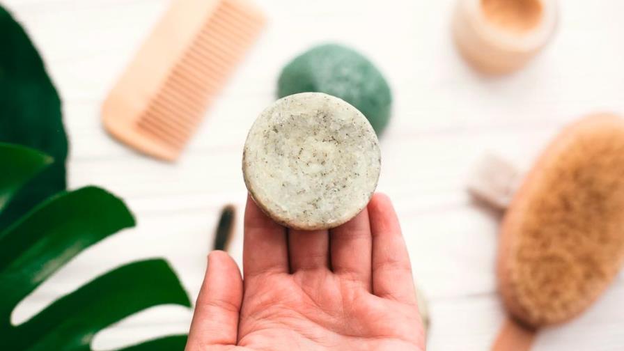 Cómo hacer tu propio champú sólido natural en casa, la última tendencia en belleza capilar Cómo hacer tu propio champú sólido natural en casa, la última tendencia en belleza capilar