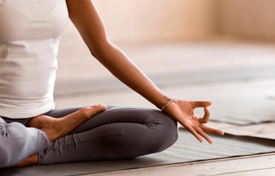 Diez poses de yoga que harán tu vida más fácil