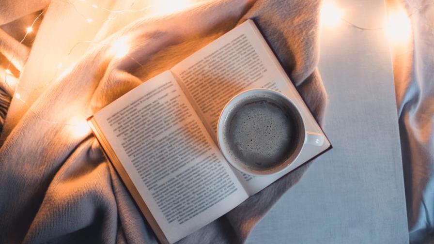 ¿Leer antes de ir a la cama? Mira sus beneficios
