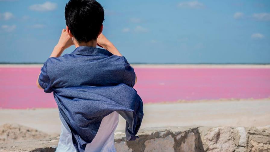 Parece de ficción pero es real: la laguna rosada escondida en México
