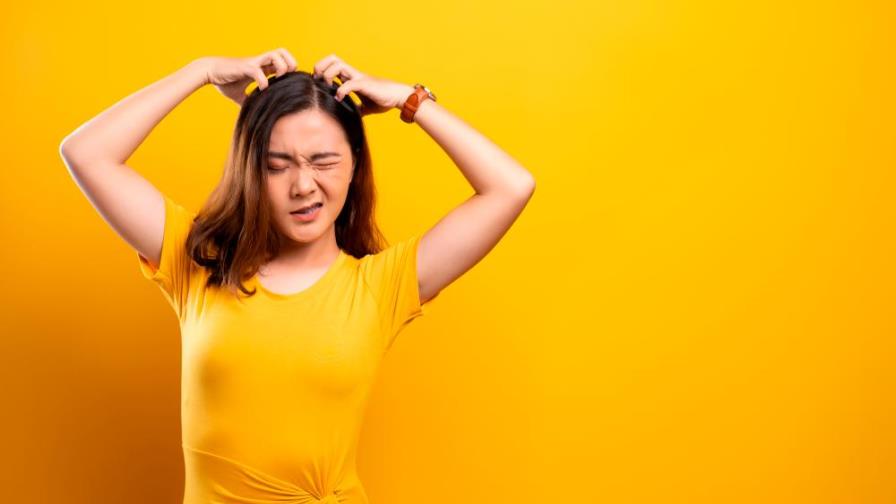 Por qué se irrita el cuero cabelludo y cómo puedes tratarlo Por qué se irrita el cuero cabelludo y cómo puedes tratarlo