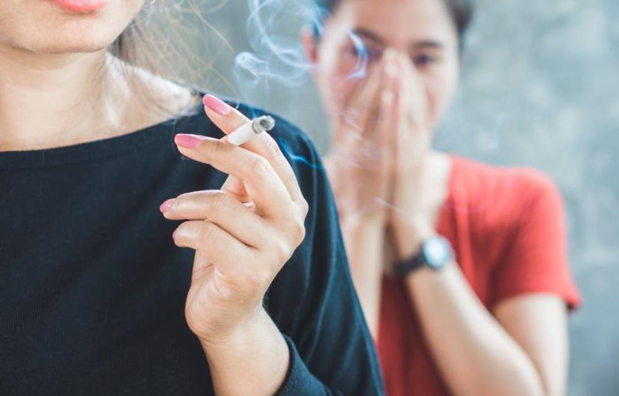 Fumar tiene todas estas consecuencias negativas en tu apariencia