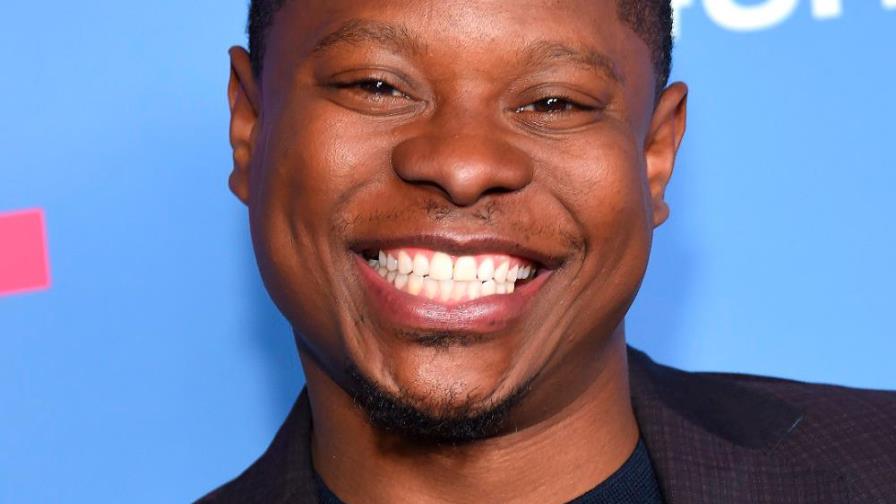 El actor Jason Mitchell es arrestado por viajar con un kilo de droga y armas