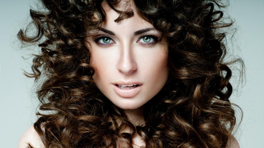 Cinco alimentos que le harán bien a tu cabello