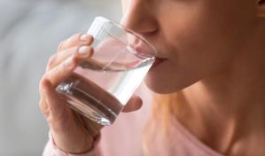 Estas señales te indican que no estás bebiendo suficiente agua