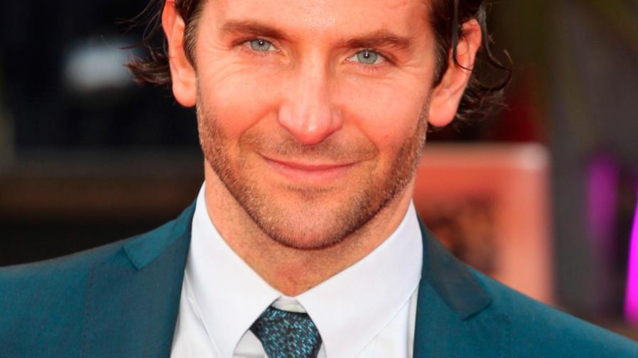 La lujosa colección de autos de alta gama y de motos de Bradley Cooper