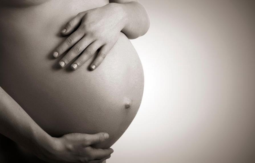 Salud Pública no recomienda vacunas contra el COVID-19 a embarazadas 