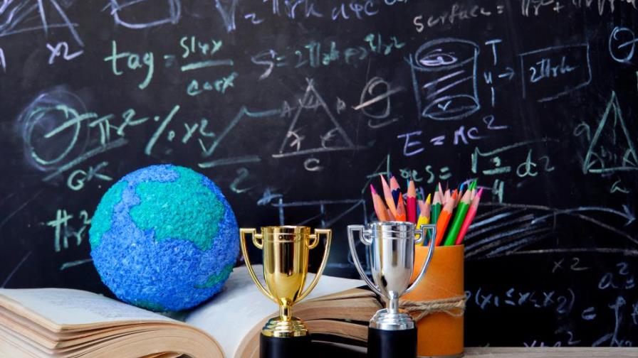 Dos latinas elegidas entre las 10 mejores docentes del mundo