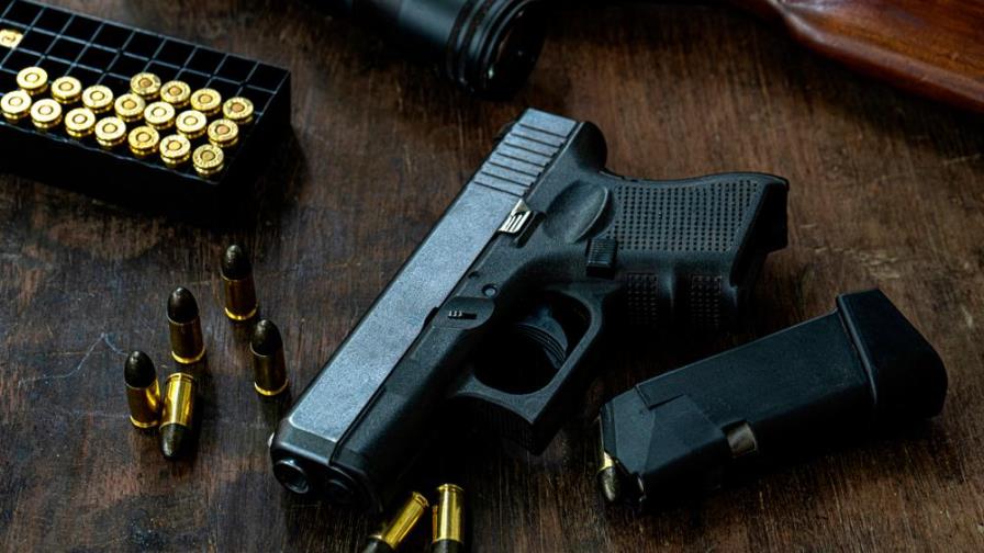 La indemnizaron por la muerte de su hijo: gastó todo su dinero en armas