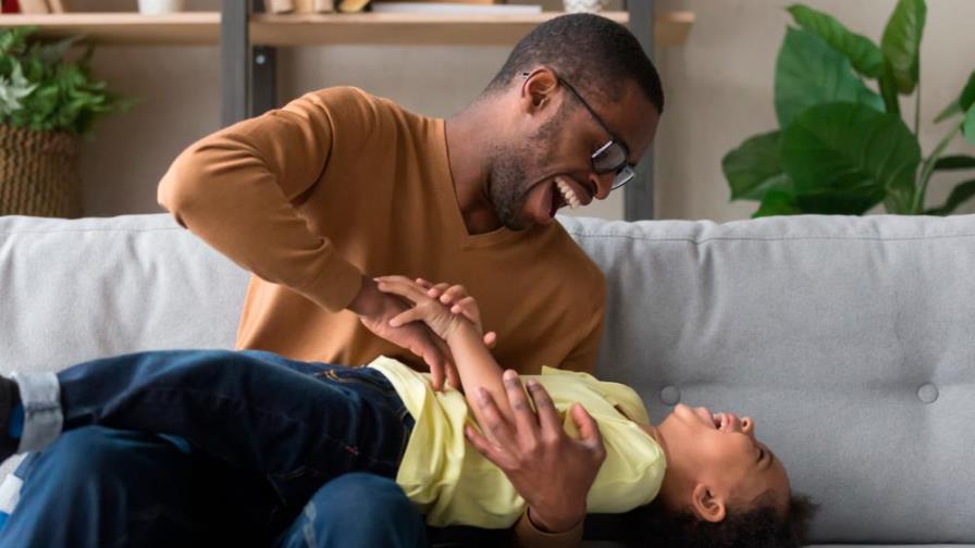 Cosquillas: por qué tienen más efecto si las hace alguien más Cosquillas: por qué tienen más efecto si las hace alguien más