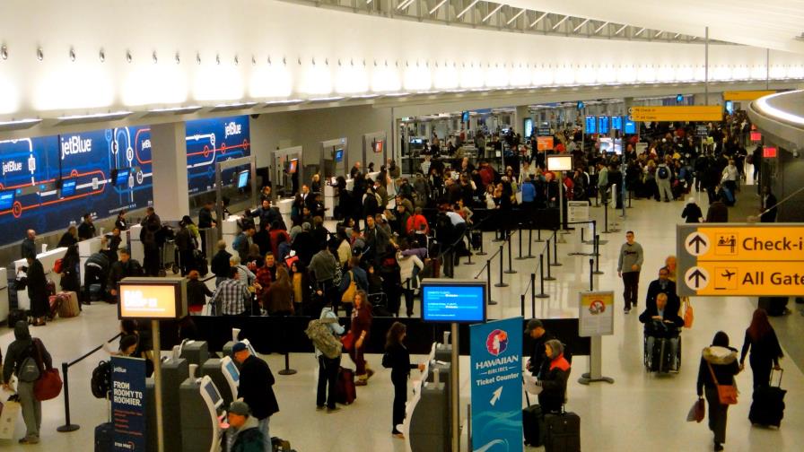 EEUU registra la semana con más tráfico aéreo desde el inicio de la pandemia