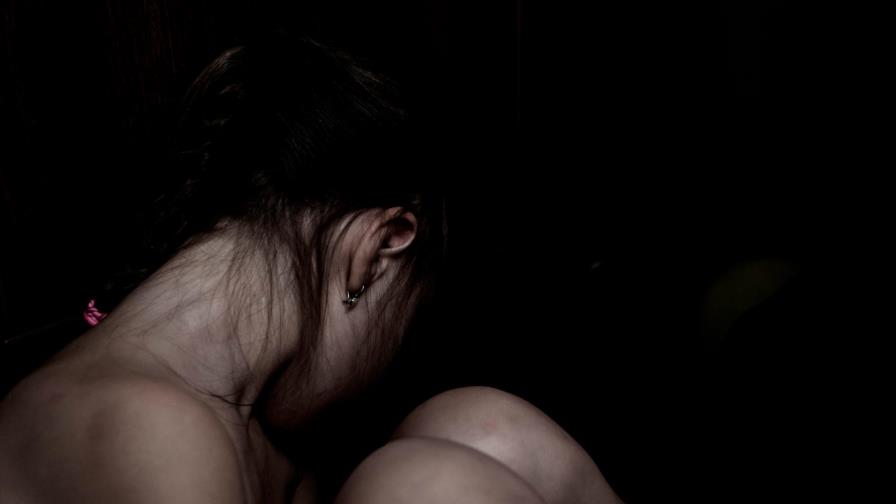 Hombre violaba a sus tres hijas menores de edad; dos quedaron embarazadas 