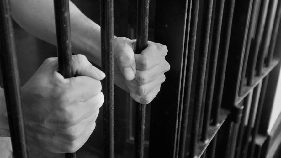 Acusan a hombre por mentir que padecía COVID-19 Acusan a hombre por mentir que padecía COVID-19