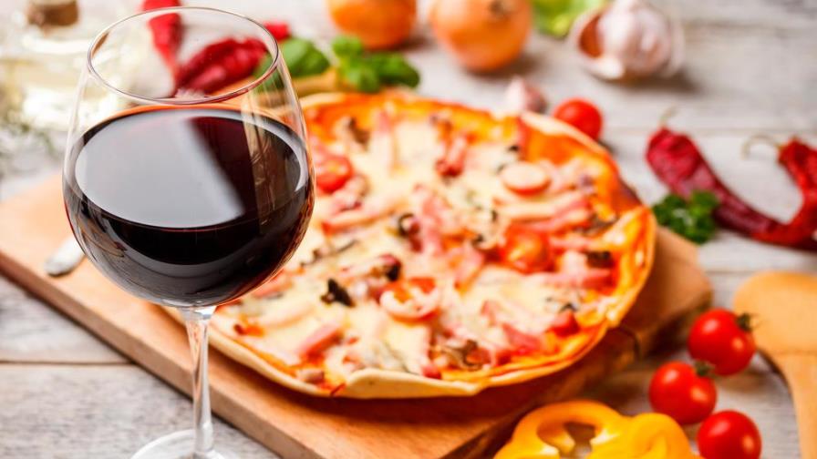 Coronavirus: durante el aislamiento, no es aconsejable tomar alcohol y alimentos procesados