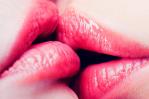 Beso blanco: una tendencia sexual con muchos riesgos