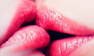 Beso blanco: una tendencia sexual con muchos riesgos