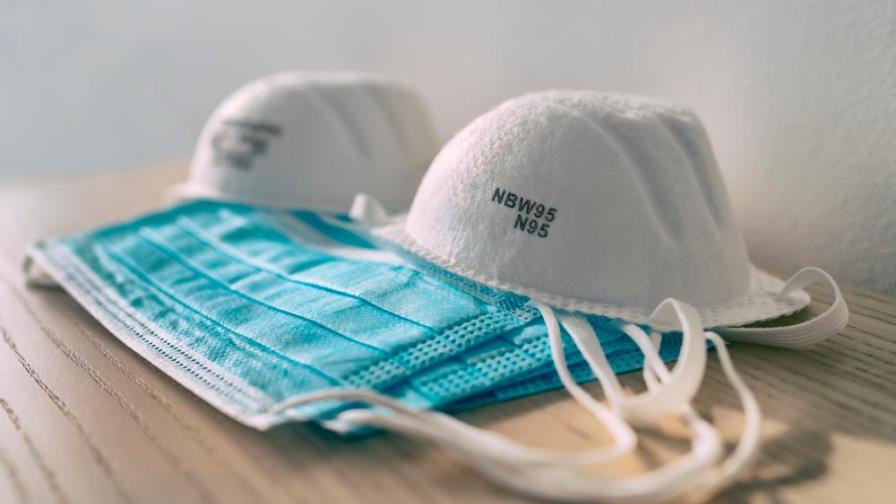 Covid-19, la diseñadora Jacqueline Then producirá accesorios para los médicos dominicanos  