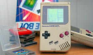 ¡Un Game Boy que funciona con luz solar!