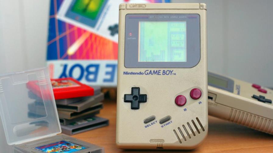 ¡Un Game Boy que funciona con luz solar!