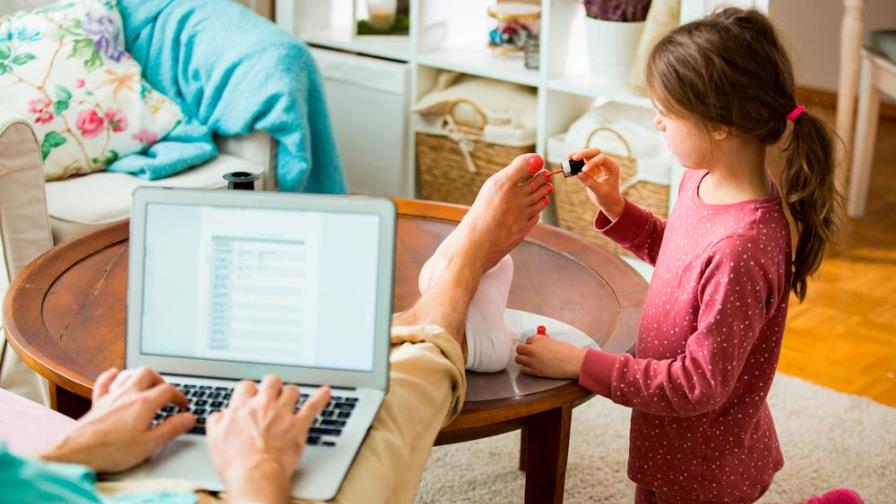 6 cosas que prometiste no hacer nunca como padre (y no salieron como pensabas)