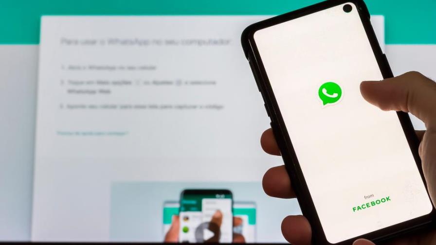 Cómo usar las reacciones de Facebook en WhatsApp Web