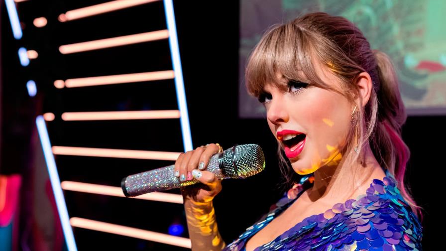 Taylor Swift establece récord al recibir el premio al álbum del año en los Grammy por Folklore