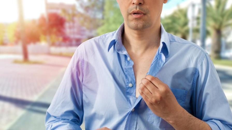 Métodos caseros para eliminar las manchas de transpiración en la ropa de color