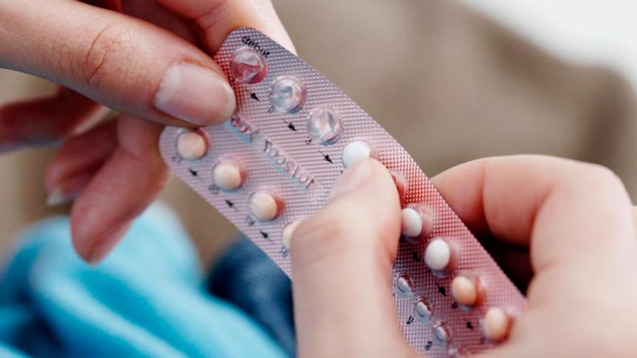 Todos los anticonceptivos hormonales aumentan el riesgo de cáncer de mama, indica estudio