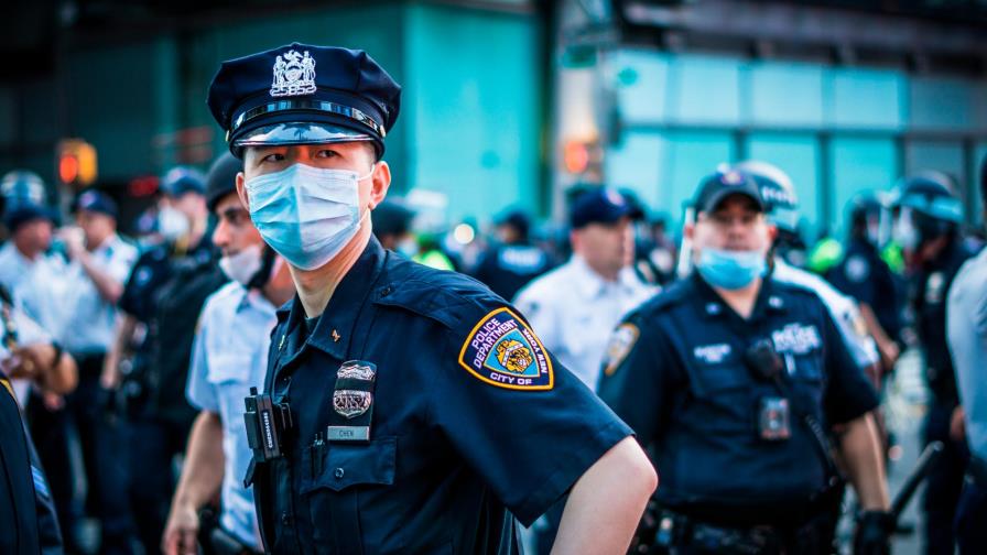 Policía estatal de Nueva York comenzará a usar cámaras corporales Policía estatal de Nueva York comenzará a usar cámaras corporales