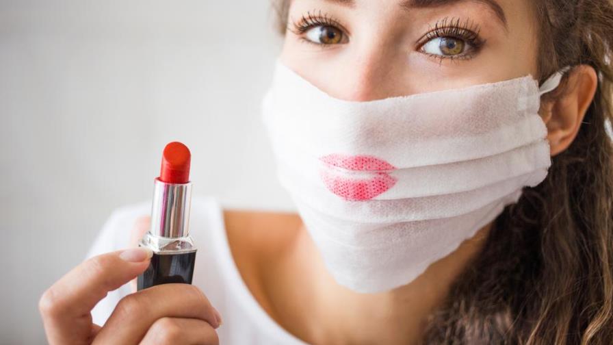 Así puedes mantener tus labios maquillados por largo tiempo, incluso con mascarilla