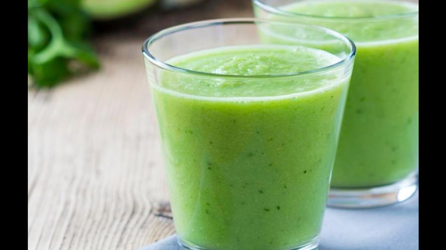 Cómo preparar el mejor batido de té verde para mejorar tu figura