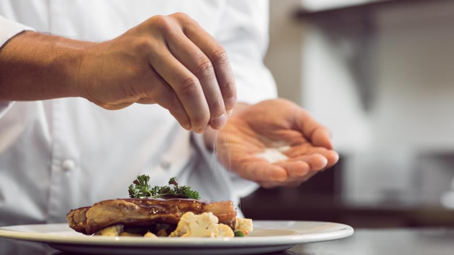 Comer con demasiada sal puede debilitar tu sistema inmune Comer con demasiada sal puede debilitar tu sistema inmune