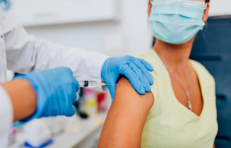 ¿Quién debe vacunarse contra la gripe en tiempos de pandemia?