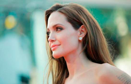 Angelina Jolie pide actuar contra la violencia de género en Congreso de EEUU